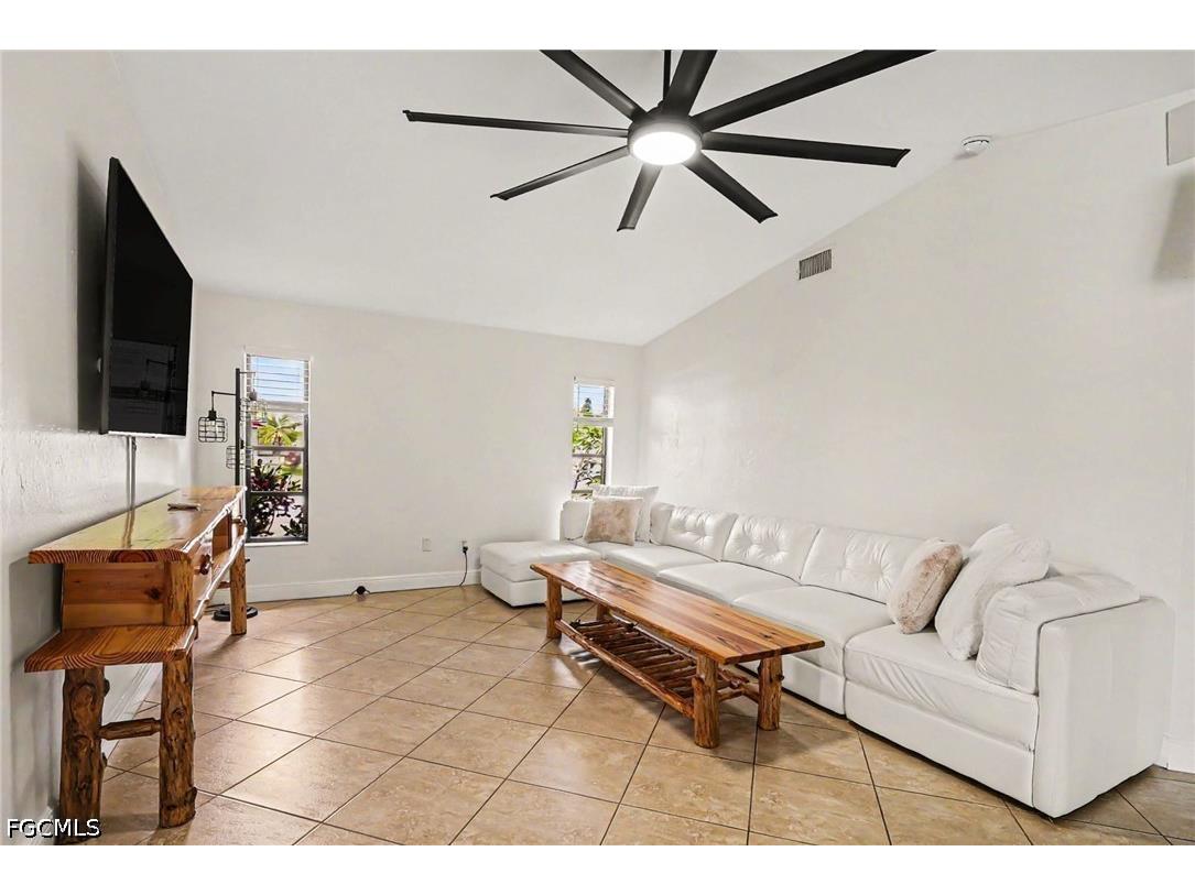 618 SE 11th Place Cape Coral FL 33990 2026024461 image15