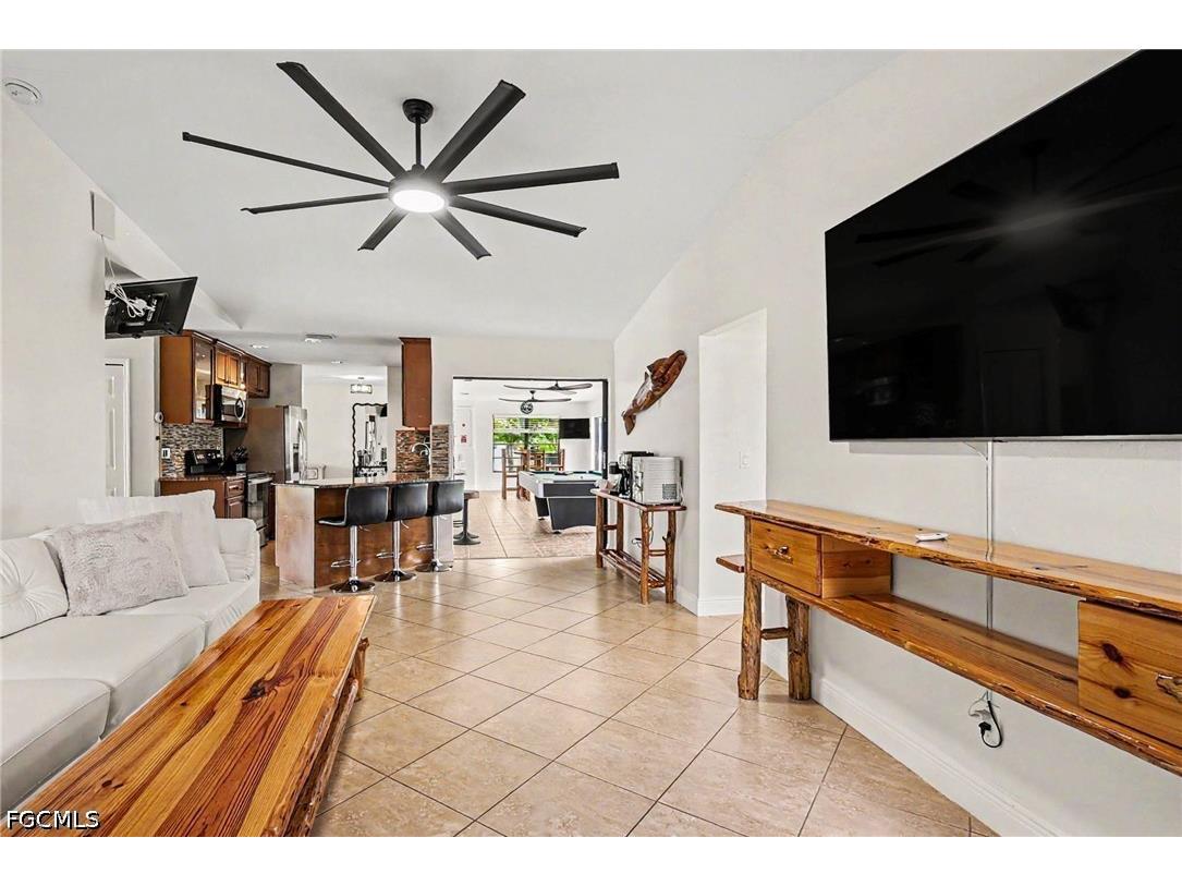618 SE 11th Place Cape Coral FL 33990 2026024461 image16