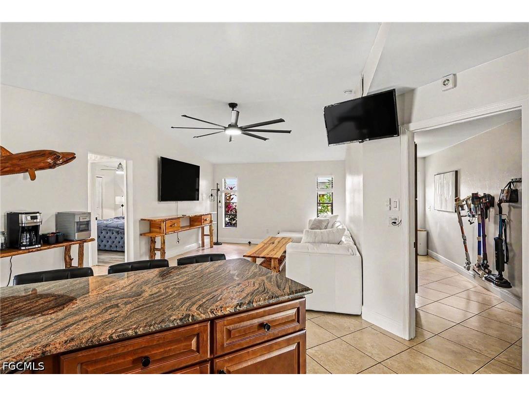 618 SE 11th Place Cape Coral FL 33990 2026024461 image17