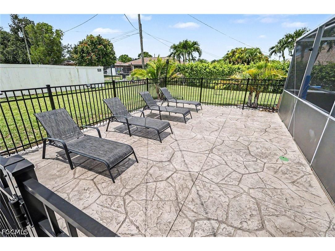 618 SE 11th Place Cape Coral FL 33990 2026024461 image6