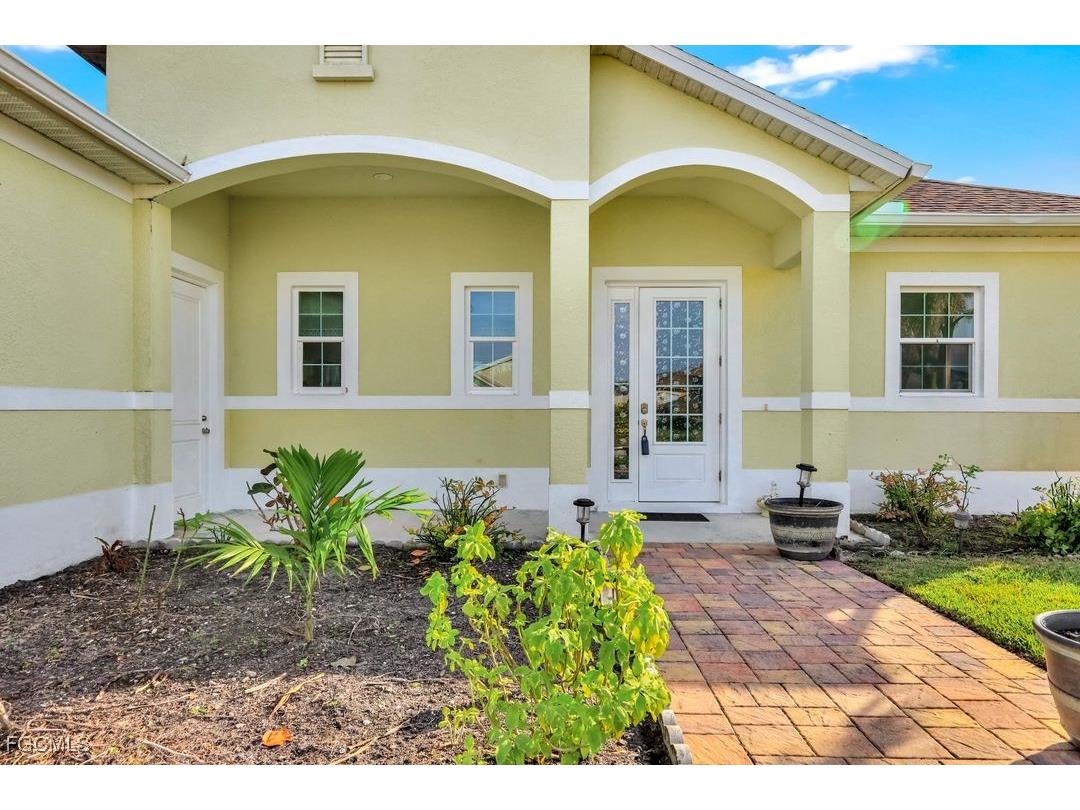 618 SW 31st Terrace Cape Coral FL 33914 2025006992 image4