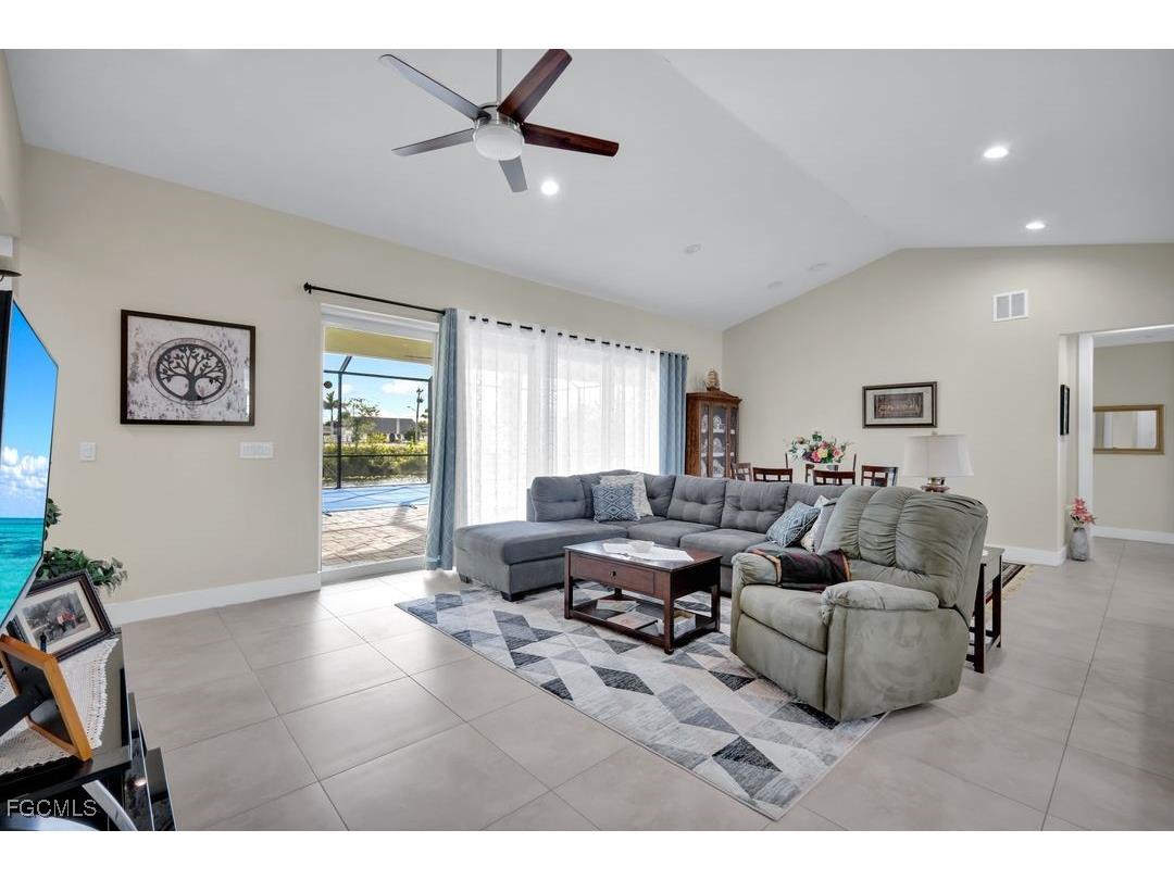 618 SW 31st Terrace Cape Coral FL 33914 2025006992 image5