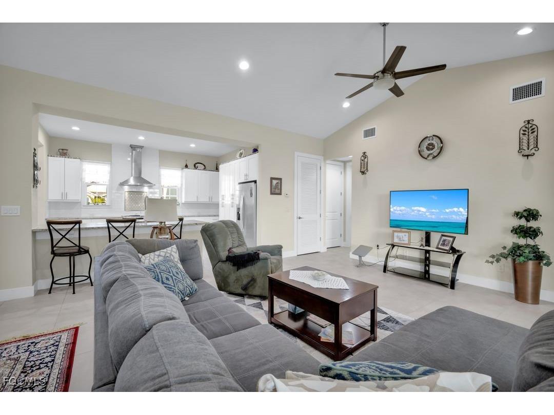 618 SW 31st Terrace Cape Coral FL 33914 2025006992 image7