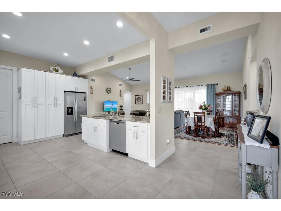 618 SW 31st Terrace Cape Coral FL 33914 2025006992 image8