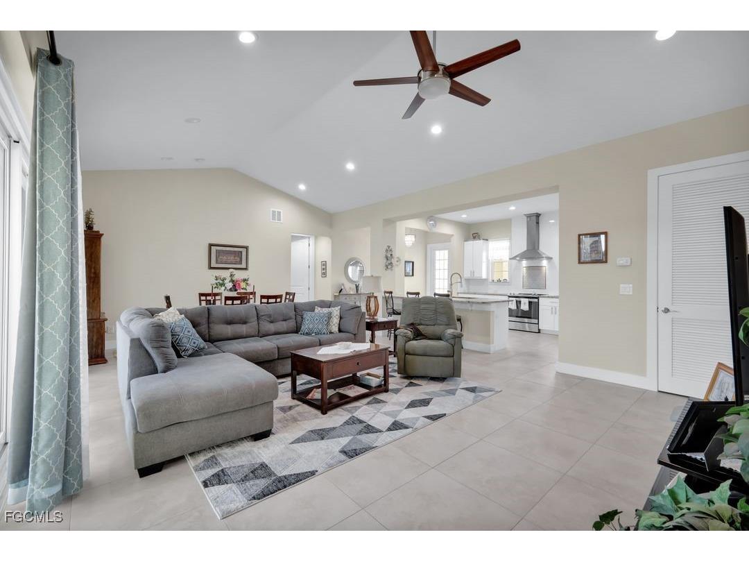 618 SW 31st Terrace Cape Coral FL 33914 2025026245 image6