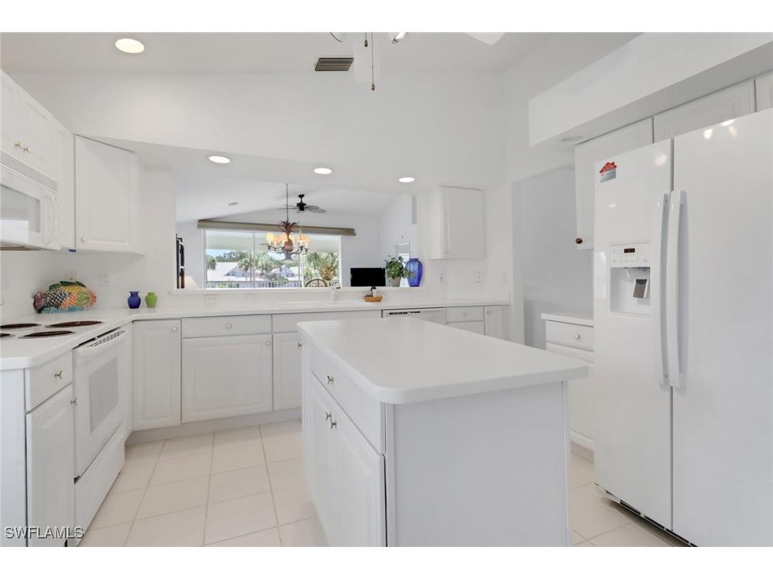 6180 Reserve Circle #203 Naples FL 34119 225068201 image4