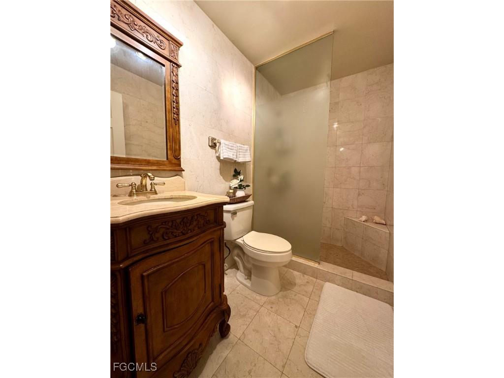 6184 Michelle Way #101 Fort Myers FL 33919 2025007957 image17