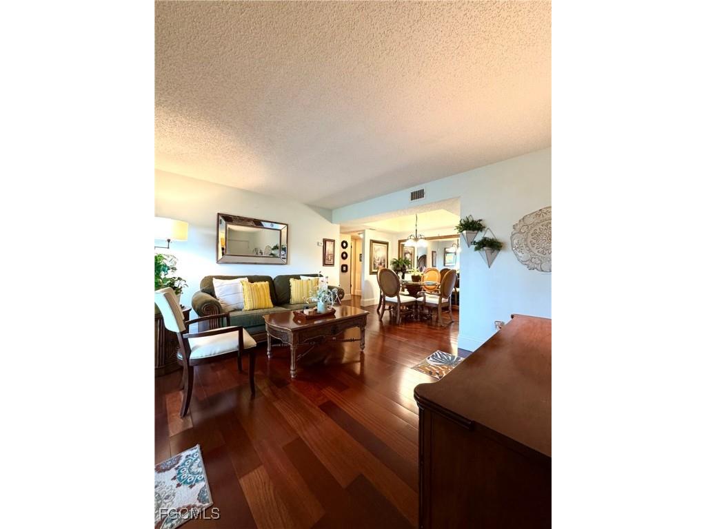 6184 Michelle Way #101 Fort Myers FL 33919 2025007957 image5