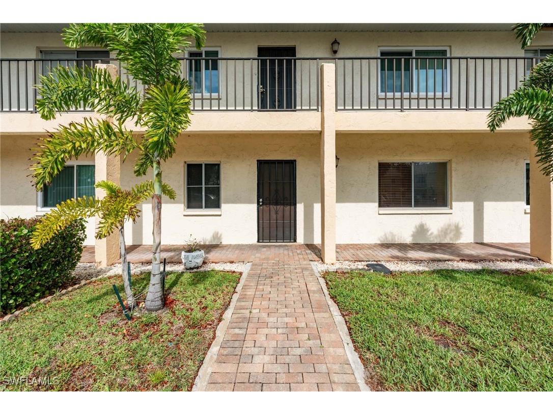 6184 Michelle Way #111 Fort Myers FL 33919 224089109 image1