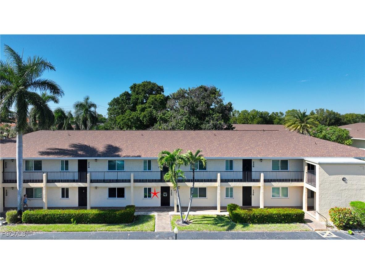 6184 Michelle Way #125 Fort Myers FL 33919 2025018180 image1