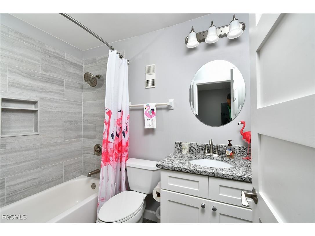 6184 Michelle Way #125 Fort Myers FL 33919 2025018180 image11