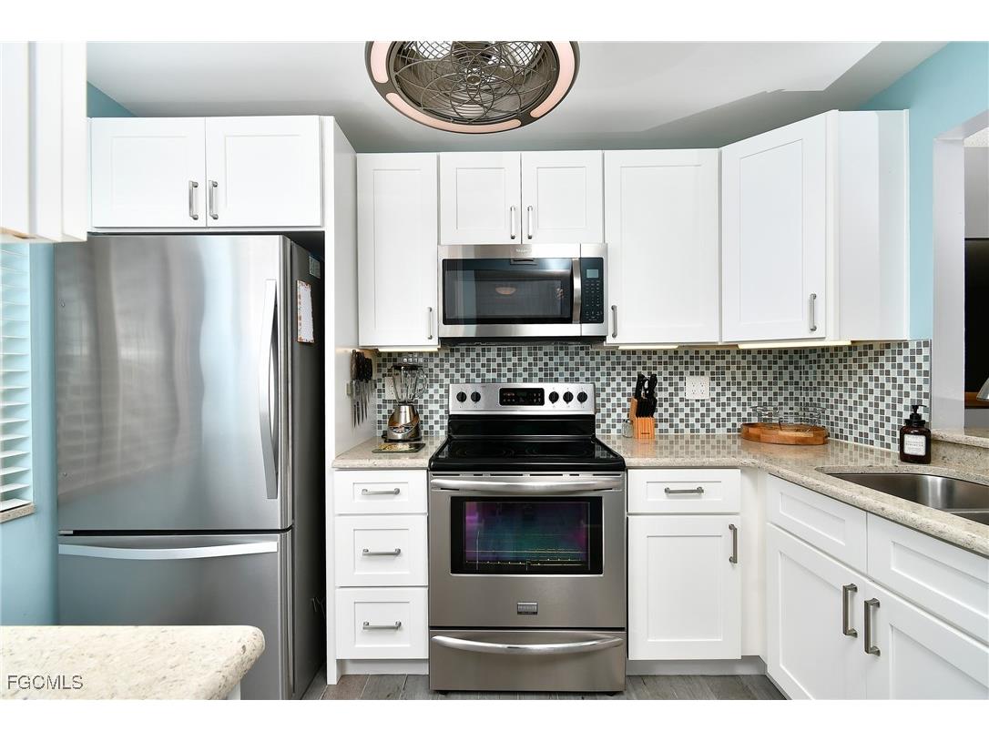 6184 Michelle Way #125 Fort Myers FL 33919 2025018180 image5