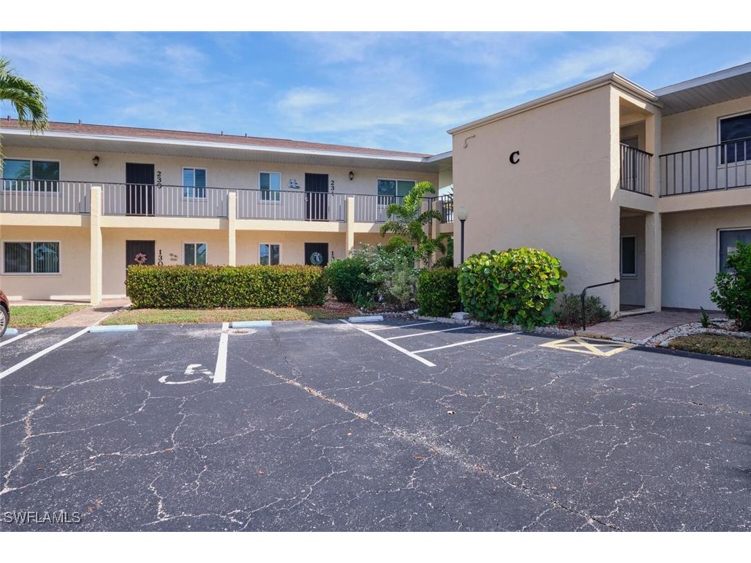 6184 Michelle Way #131 Fort Myers FL 33919 224038458 image1