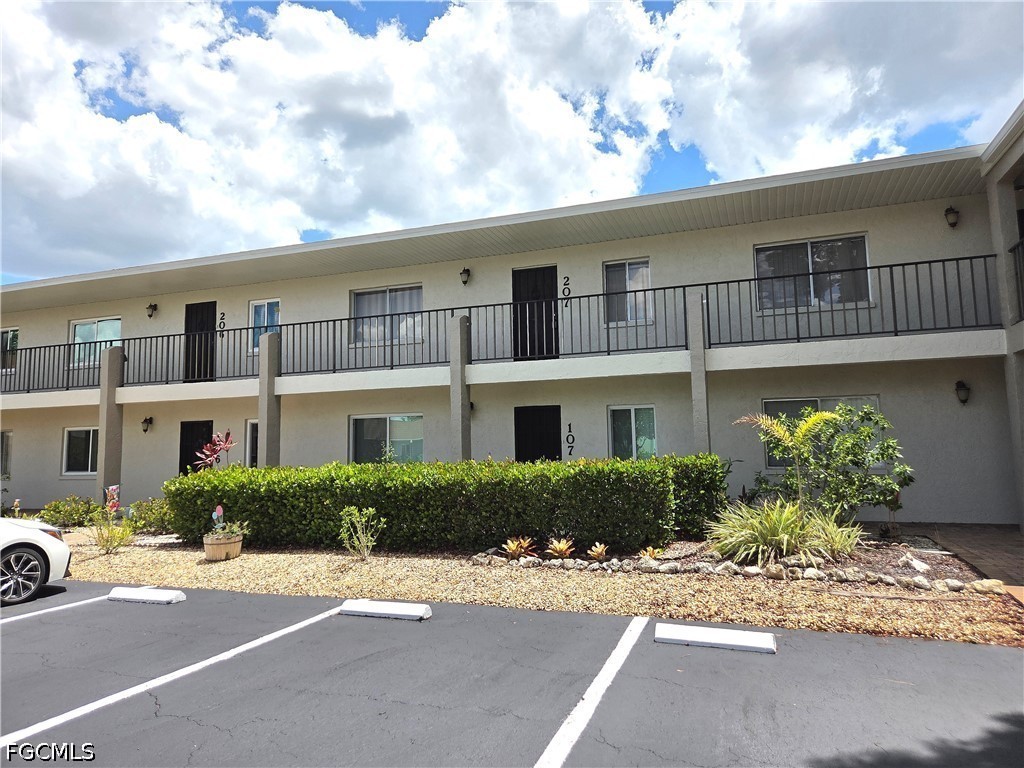 6184 Michelle Way #207 Fort Myers FL 33919 2026023425 image1