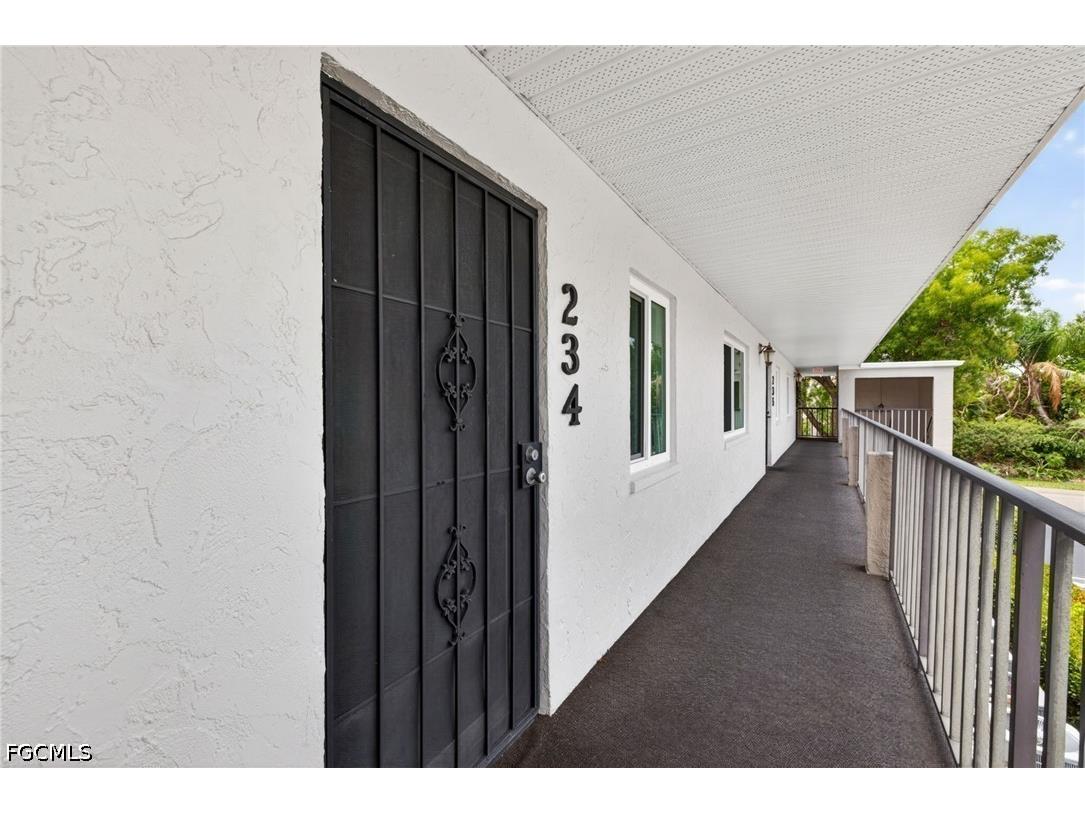 6184 Michelle Way #234 Fort Myers FL 33919 2026023315 image2