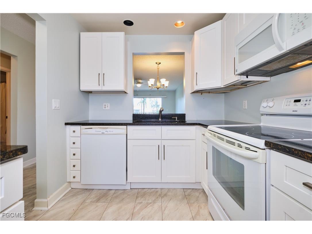 6184 Michelle Way #244 Fort Myers FL 33919 2025021527 image8