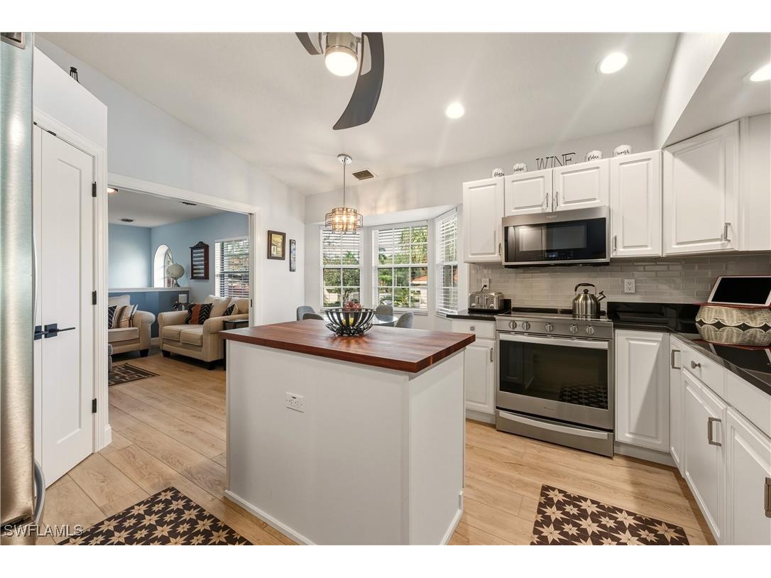 6185 Reserve Circle #1403 Naples FL 34119 226005544 image11