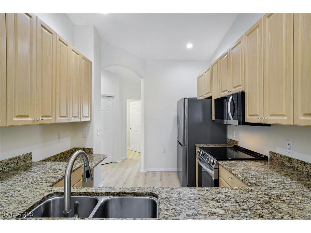 6187 Mandalay Circle #32 Naples FL 34112 225060992 image5