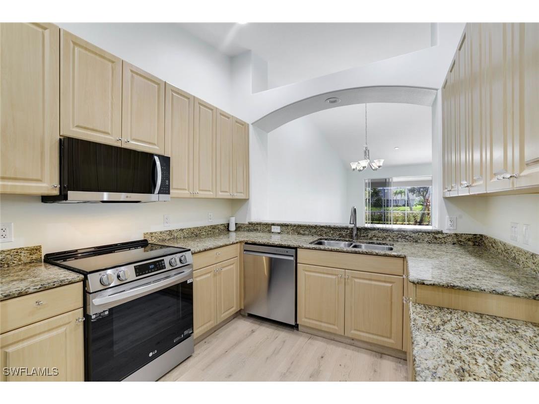 6187 Mandalay Circle #32 Naples FL 34112 225060992 image6