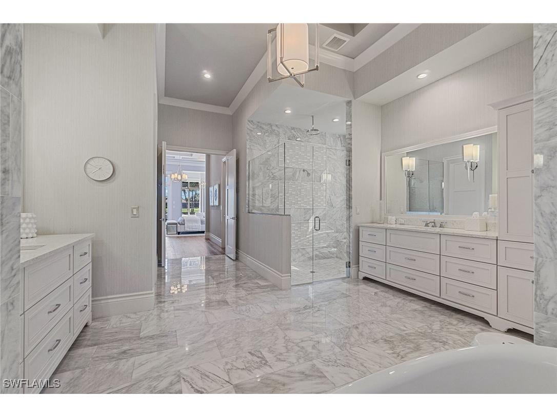 6188 Freemont Drive Naples FL 34119 225078009 image23