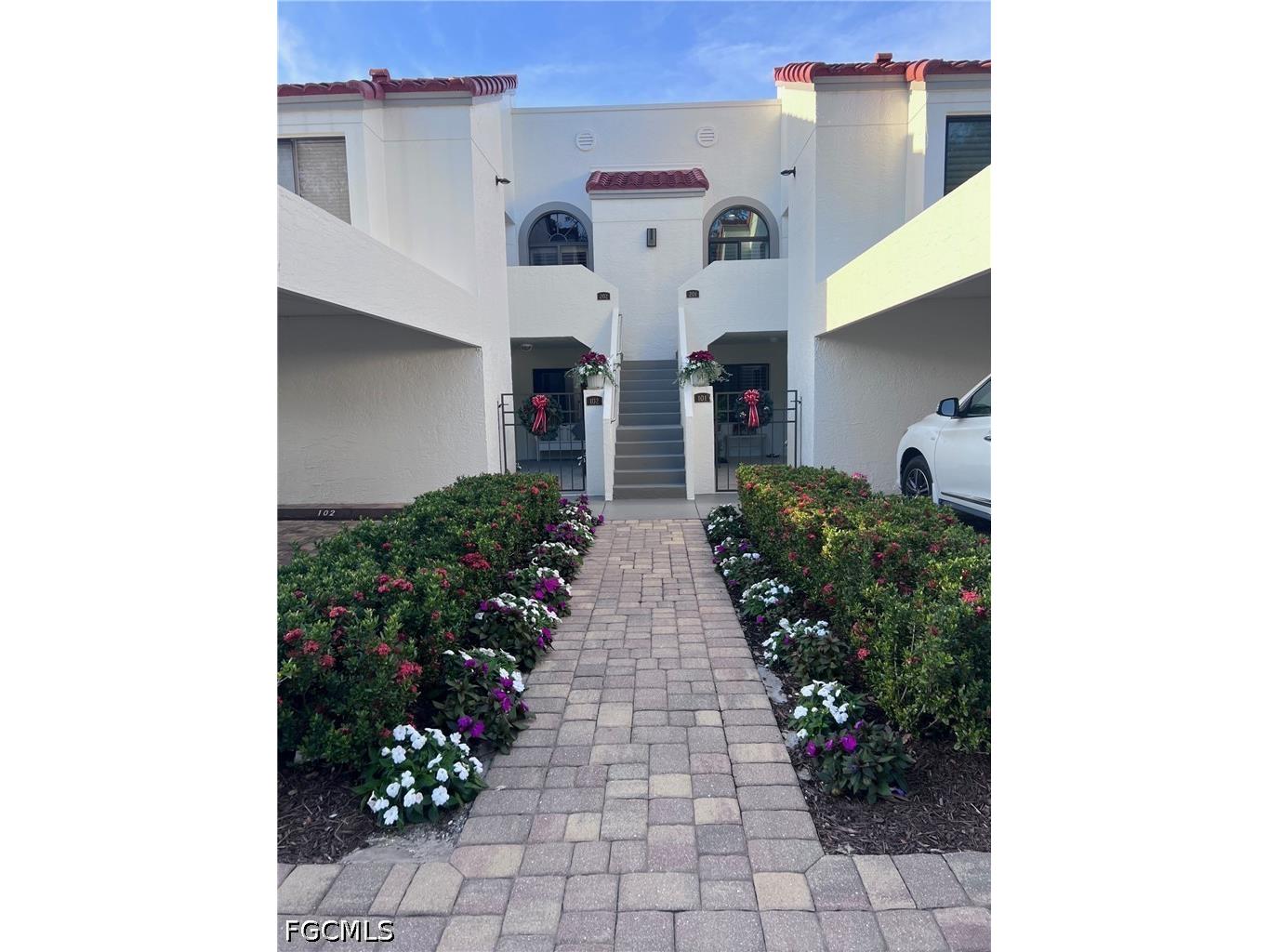 619 Beachwalk Circle #I201 Naples FL 34108 2026016890 image1