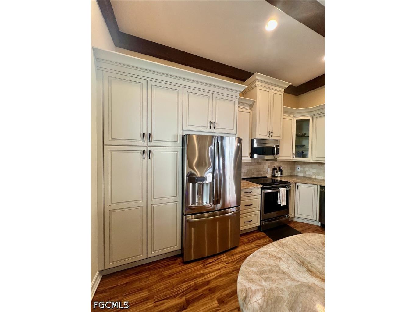 619 Beachwalk Circle #I201 Naples FL 34108 2026016890 image8