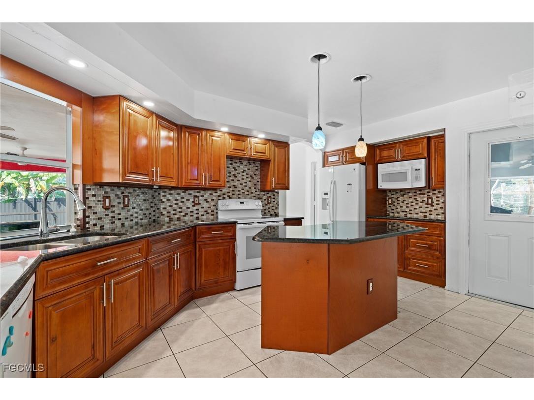 619 Broadway Avenue Lehigh Acres FL 33972 2025021315 image25