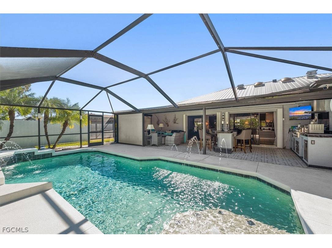 619 SE 22nd Street Cape Coral FL 33990 2026007393 image1