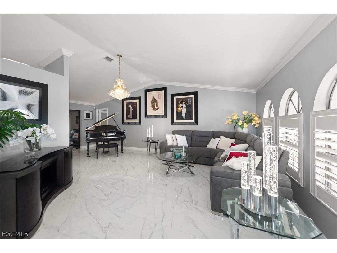 619 SE 22nd Street Cape Coral FL 33990 2026007393 image10