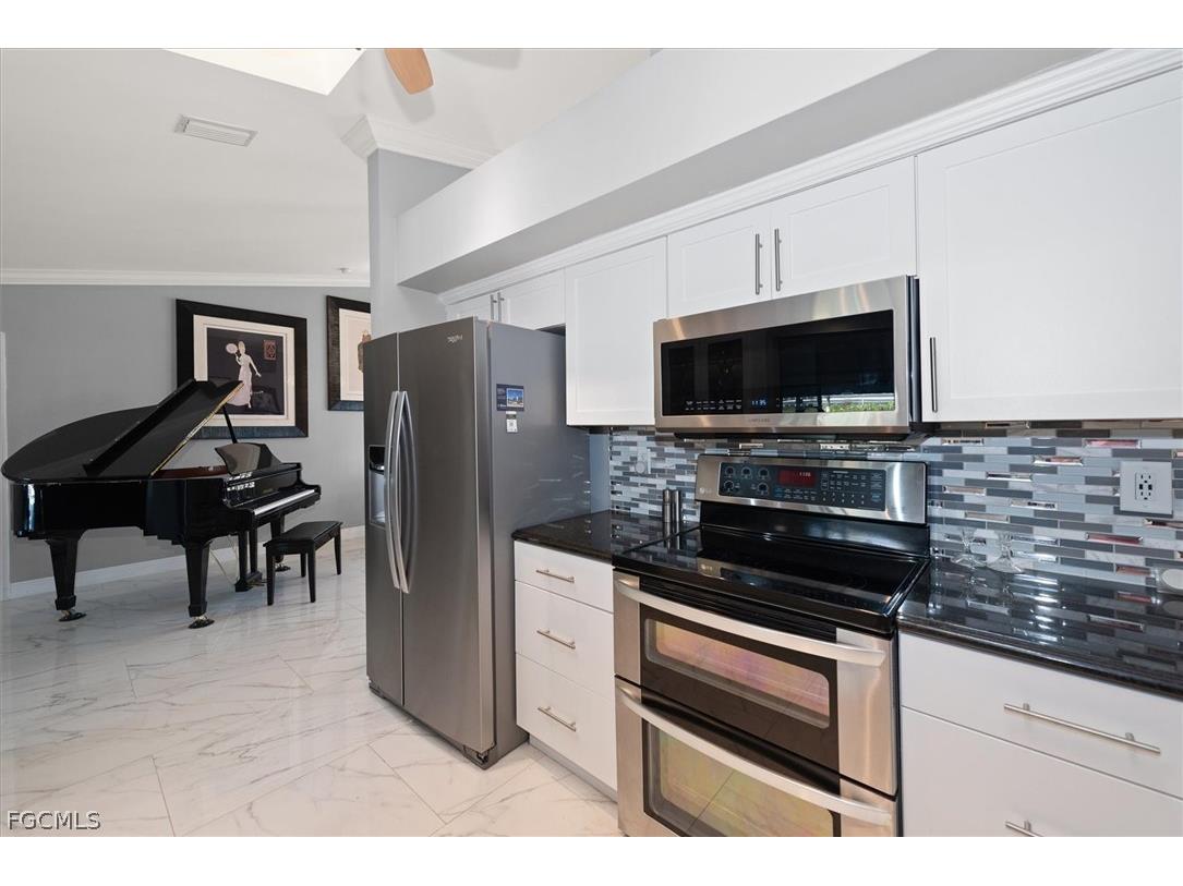 619 SE 22nd Street Cape Coral FL 33990 2026007393 image5