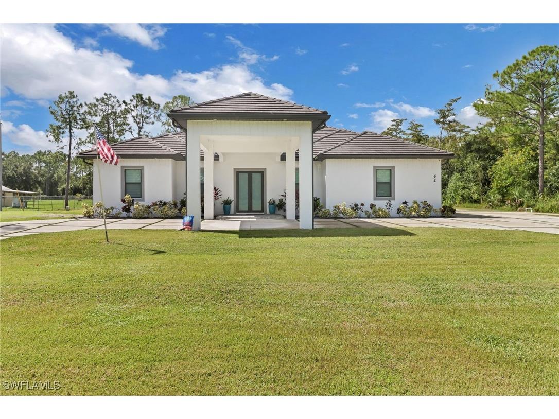62 35th Avenue NE Naples FL 34120 225075626 image1