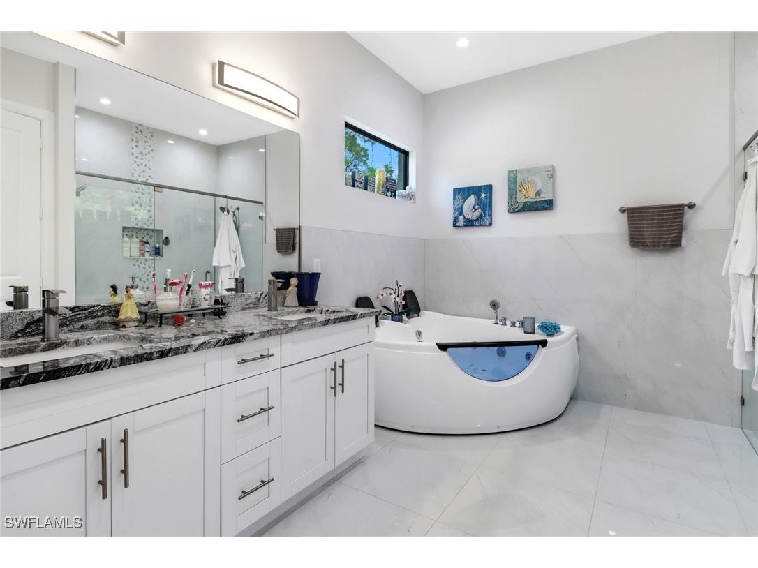 62 35th Avenue NE Naples FL 34120 225075626 image8