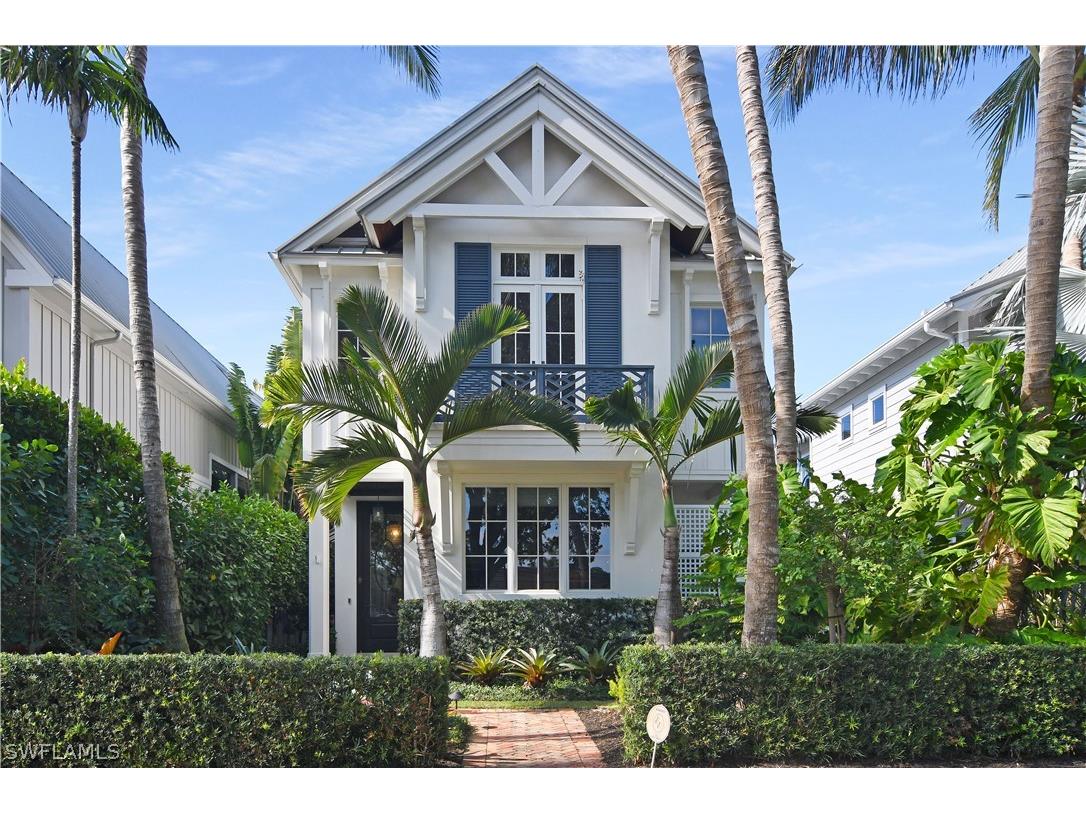 62 6th Street S Naples FL 34102 223006483 image1