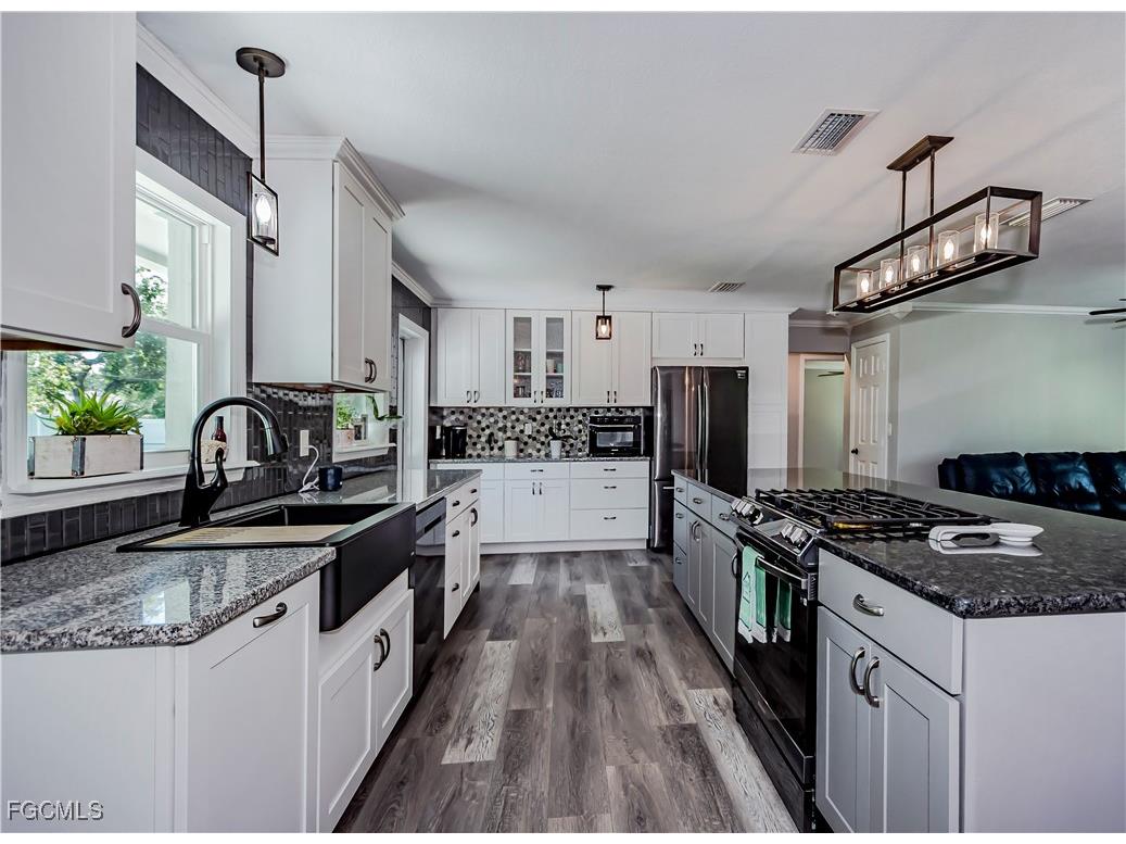 62 W North Shore Avenue North Fort Myers FL 33903 2025015024 image13