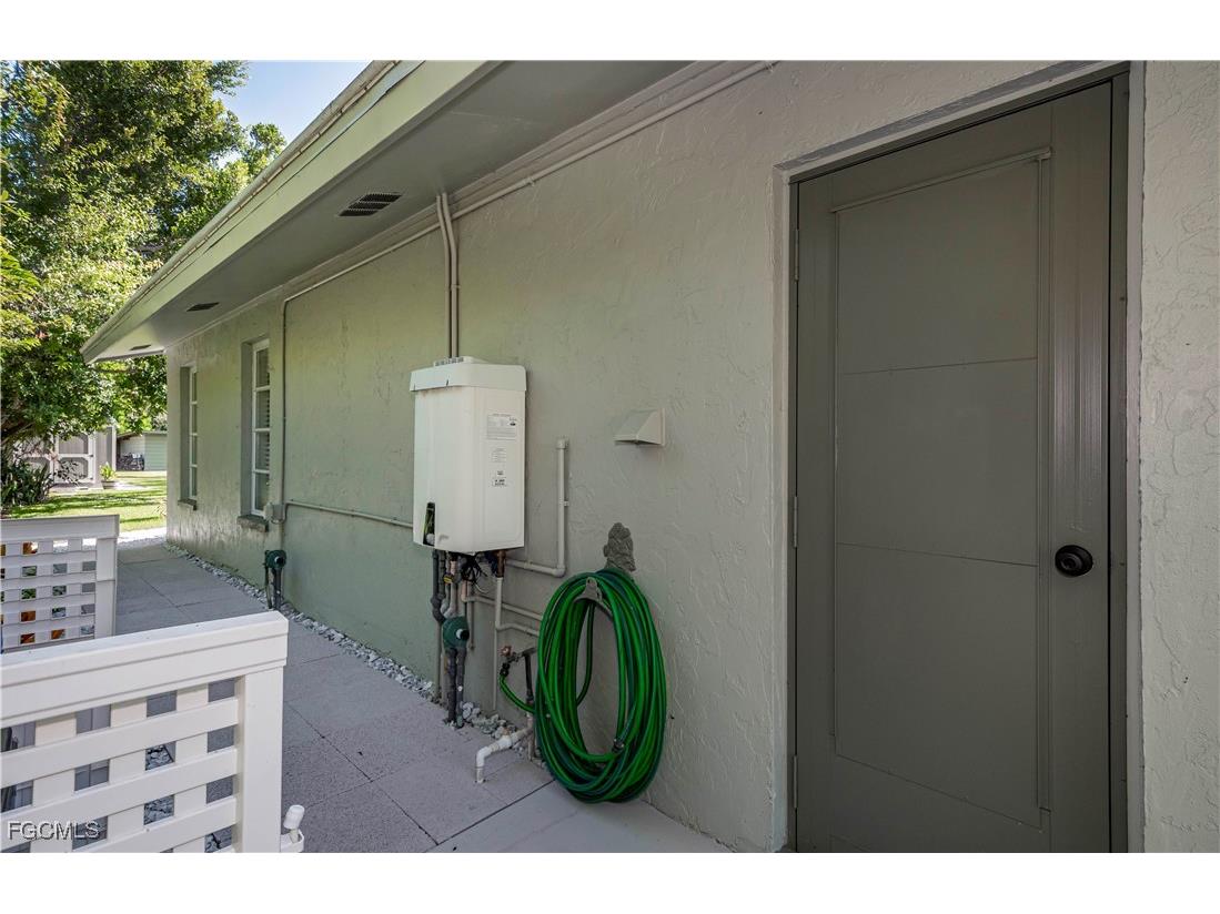 62 W North Shore Avenue North Fort Myers FL 33903 2025015024 image47