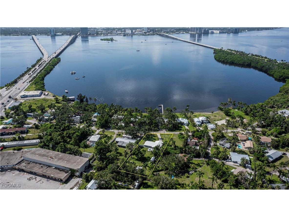 62 W North Shore Avenue North Fort Myers FL 33903 2025015024 image8