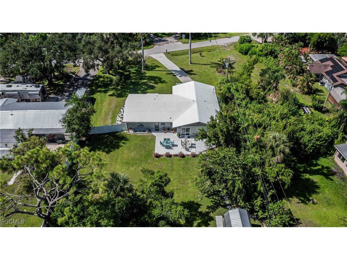 62 W North Shore Avenue North Fort Myers FL 33903 2025015024 image9