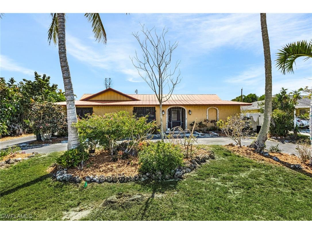620 94th Avenue N Naples FL 34108 224012452 image1