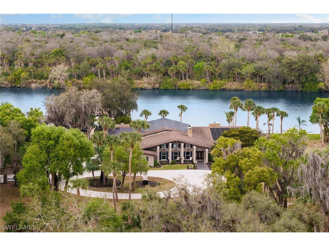 620 E Fort Thompson Avenue Labelle FL 33935 226006111 image4