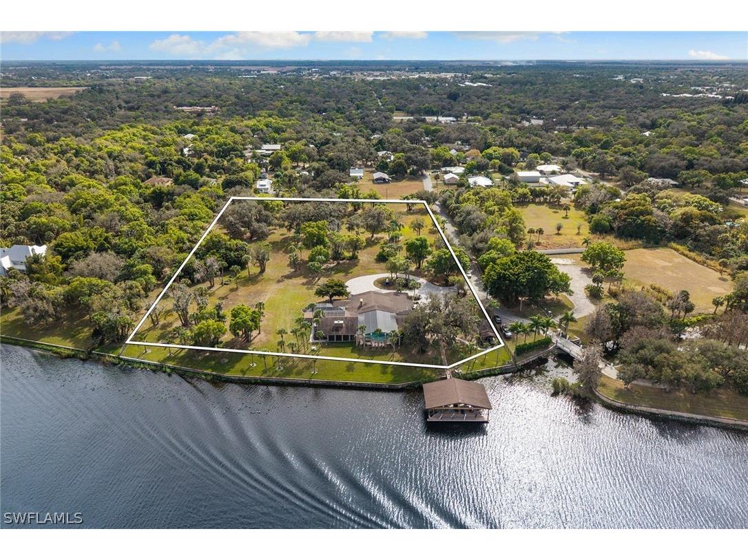 620 E Fort Thompson Avenue Labelle FL 33935 226006111 image5