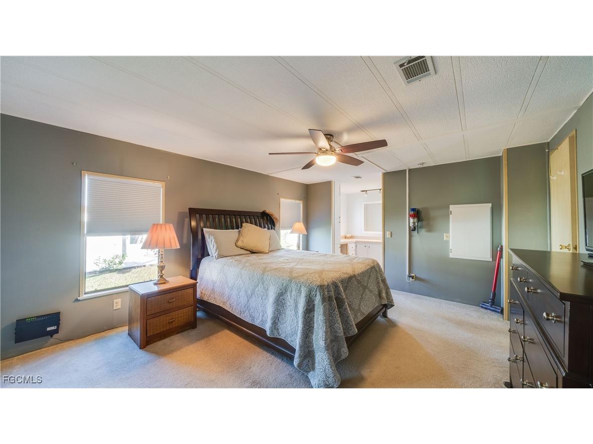 620 Horizon Drive North Fort Myers FL 33903 2025022952 image8