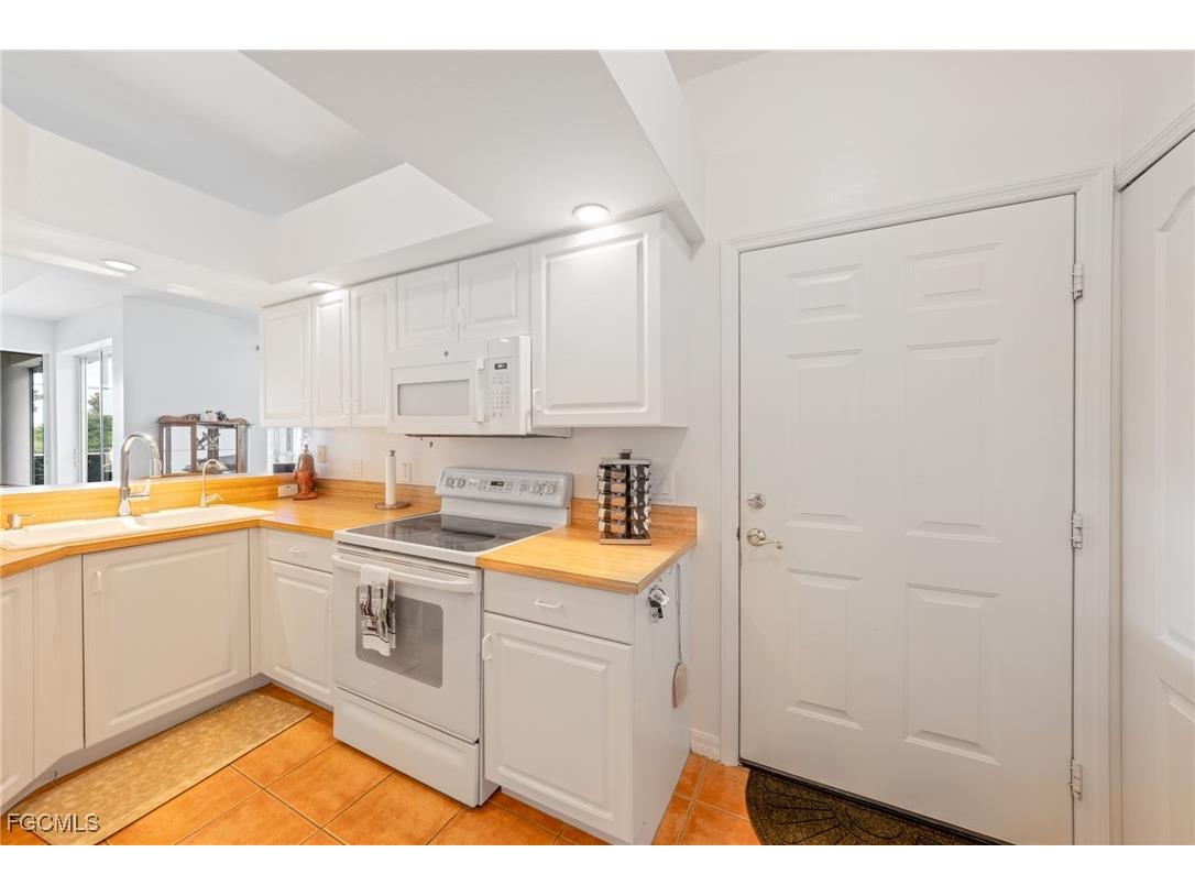 620 Mirror Lakes Falls Court Lehigh Acres FL 33974 2025010955 image12