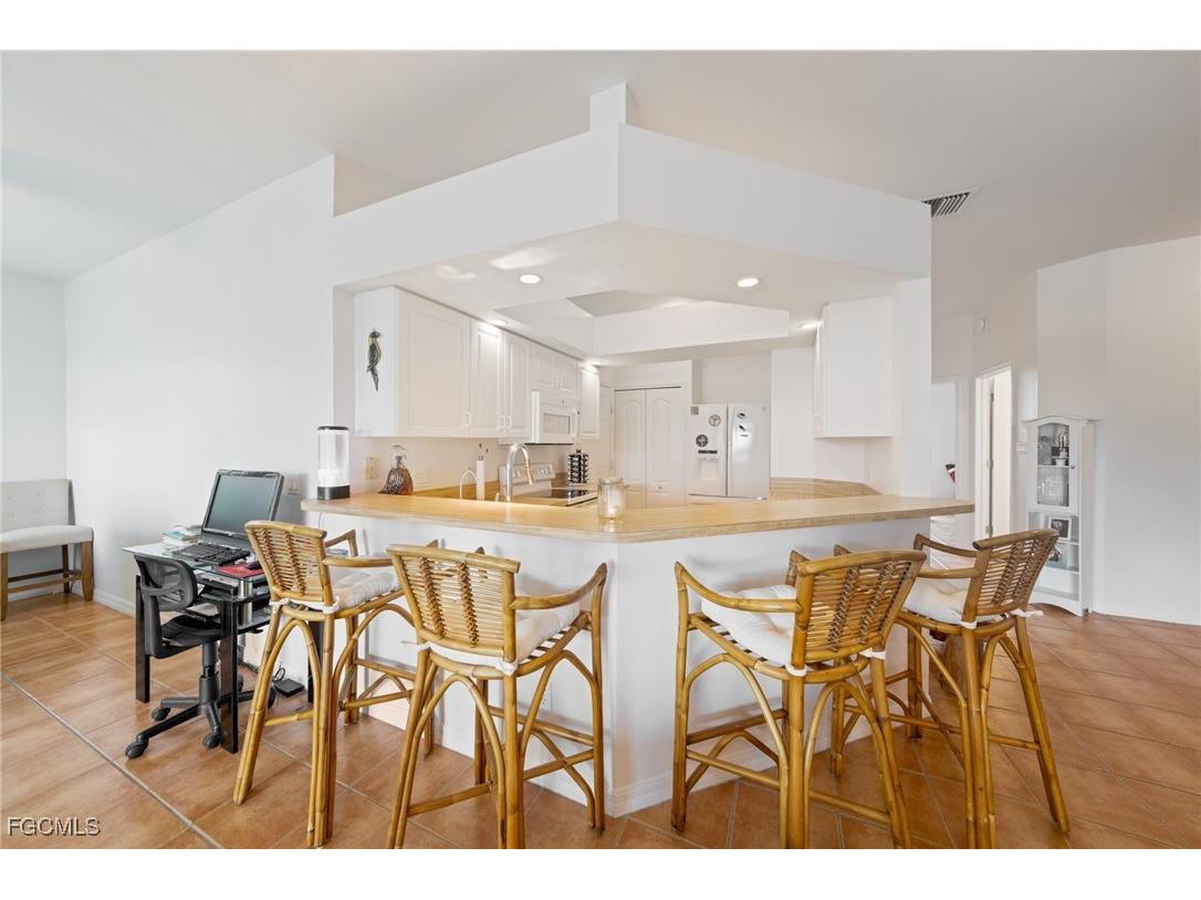 620 Mirror Lakes Falls Court Lehigh Acres FL 33974 2025010955 image15