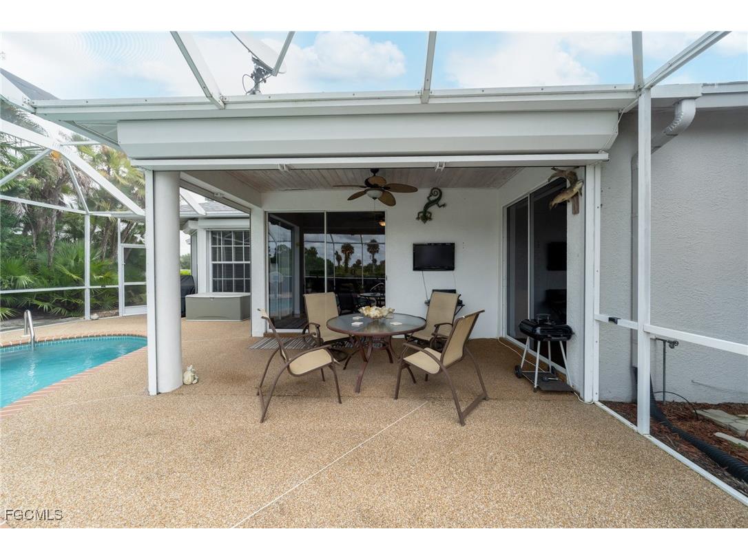 620 Mirror Lakes Falls Court Lehigh Acres FL 33974 2025010955 image27