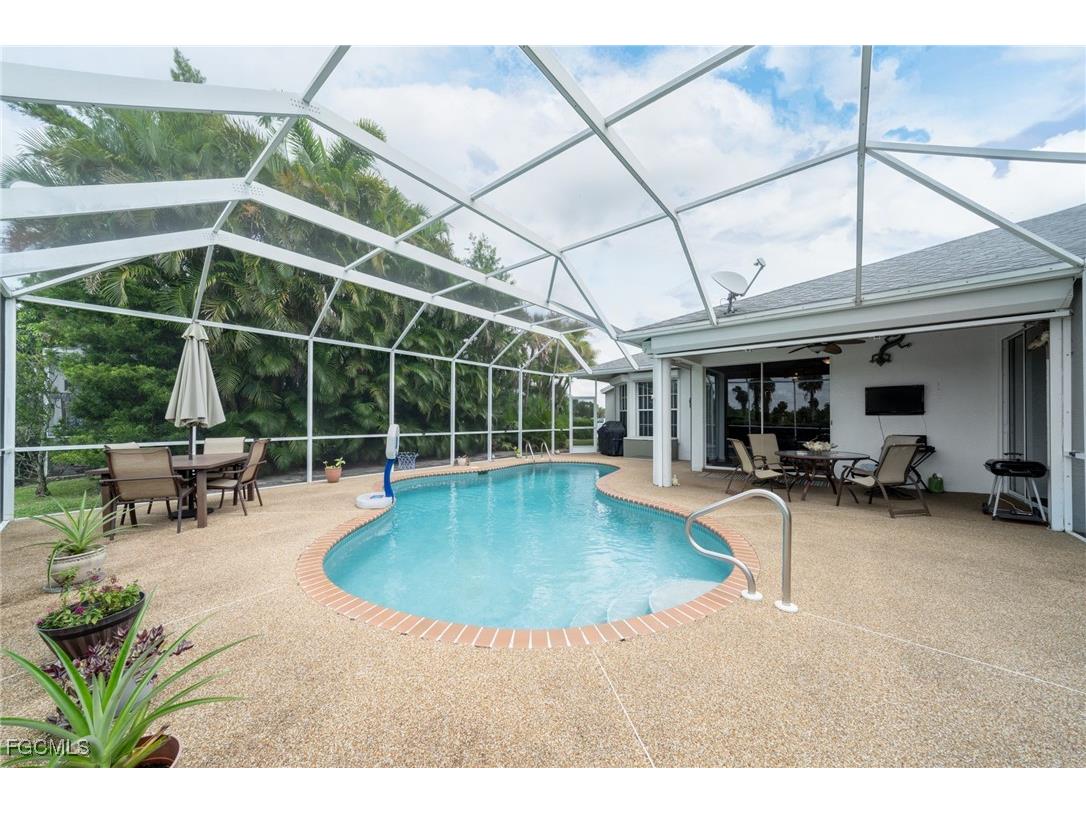 620 Mirror Lakes Falls Court Lehigh Acres FL 33974 2025010955 image29