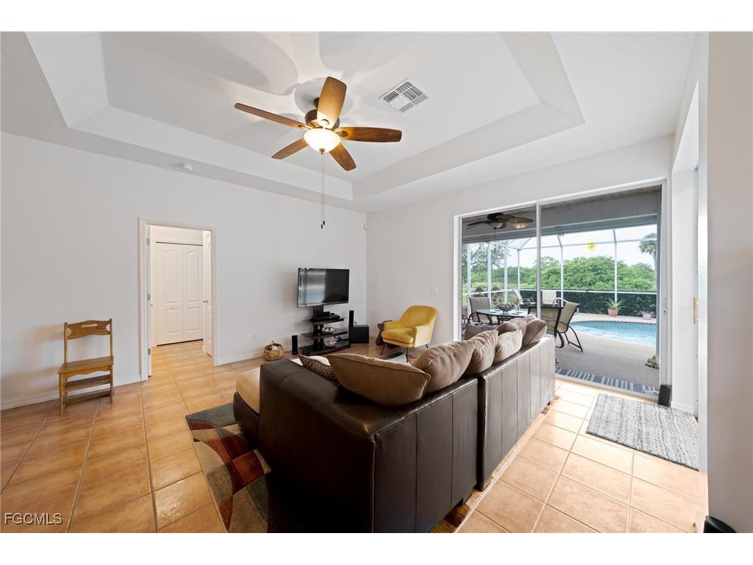 620 Mirror Lakes Falls Court Lehigh Acres FL 33974 2025010955 image9