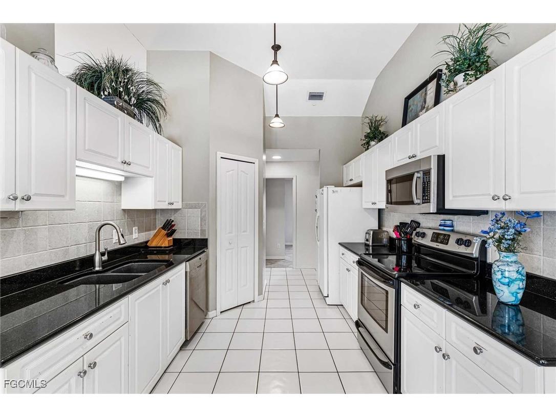 620 SE 21st Terrace Cape Coral FL 33990 2025010090 image25