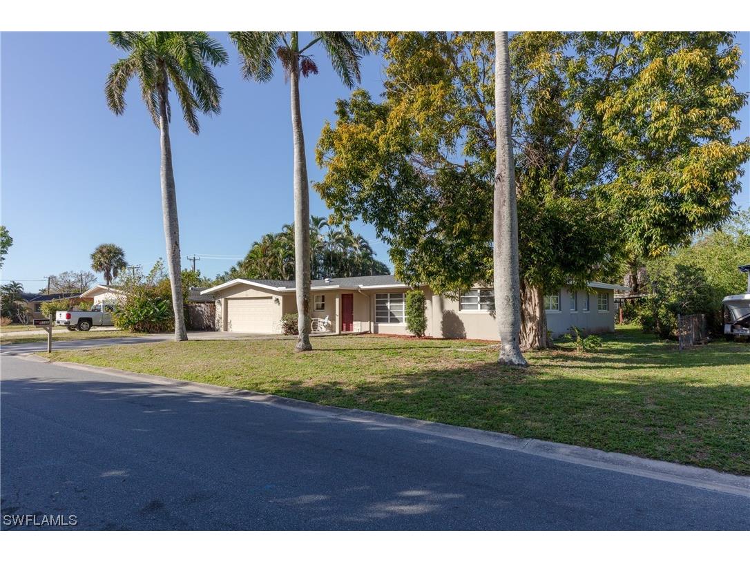 6205 Saint Andrews Circle N Fort Myers FL 33919 224015091 image1