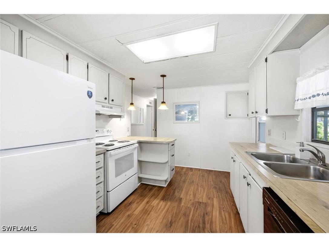 621 Charlemagne Boulevard Naples FL 34112 226026290 image17