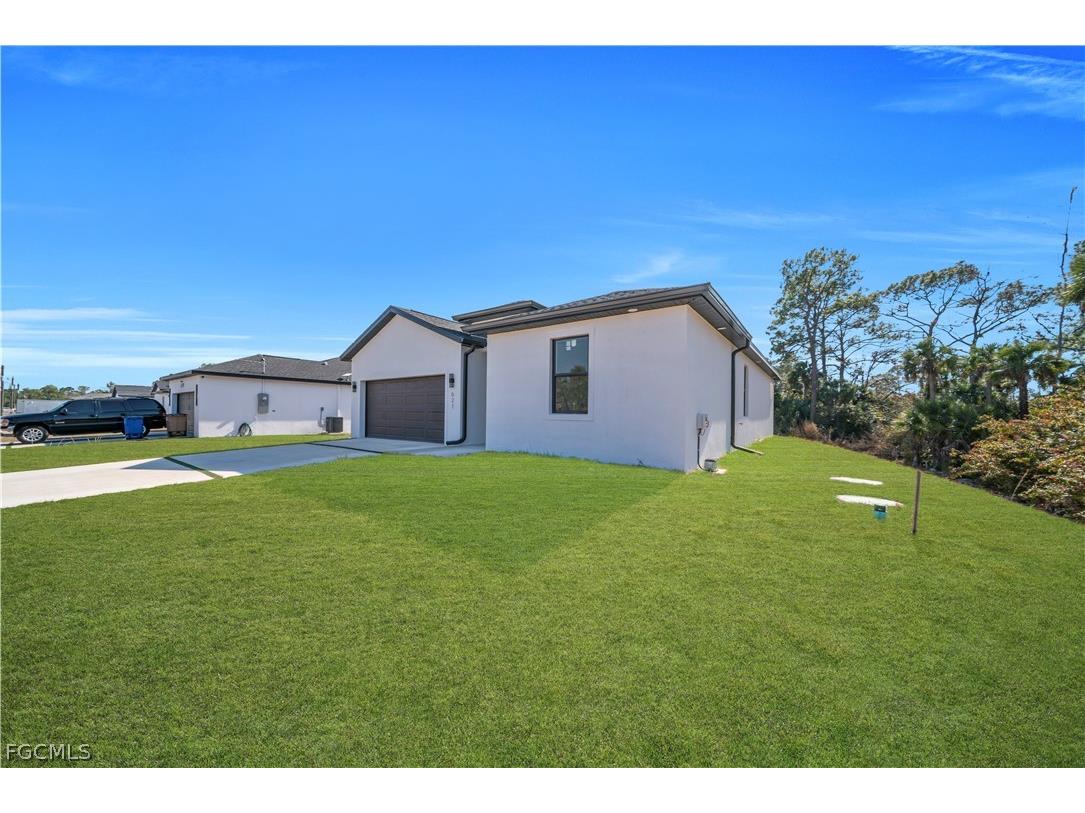 621 Greenbriar Boulevard Lehigh Acres FL 33972 2026007287 image4